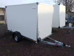 Blyss PKW Kofferanhänger 1300 kg mit 100 km/h