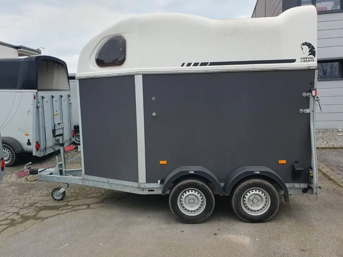Cheval Liberte PKW Pferdeanhänger 2000kg 3150x1670x2300mm