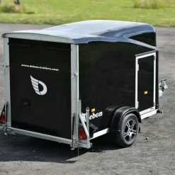 Debon Cargo Kofferanhänger 1300kg   Vollpoly mit Seitentür