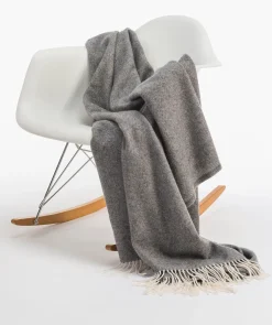 Decke Classic 140x200 cm grau  mit Fransen 100% Merino Wolle