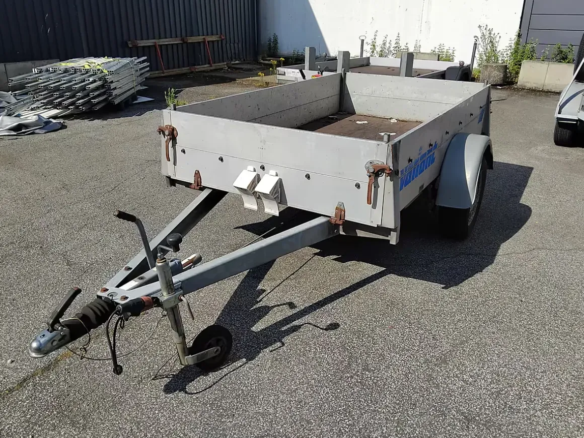 Defor Variant PKW Anhänger 1200 kg gebraucht für "Bastler"