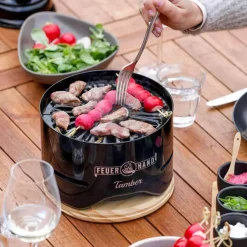 Feuerhand Tamber Tischgrill kompakter  Holzekohlegrill für Balkon & Camping schwarz