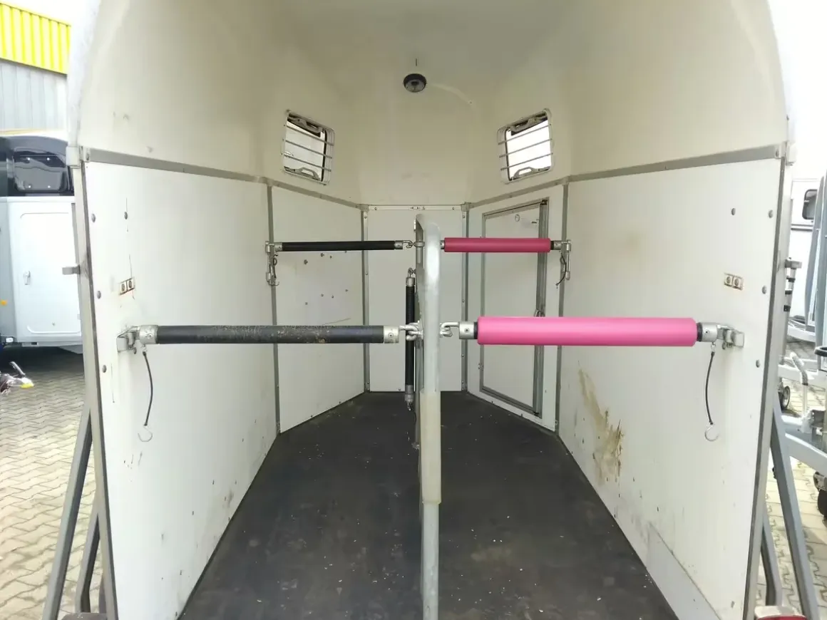 Gebrauchter Böckmann Pferdeanhänger DUO Esprit – 2.000 kg – CFF Fahrwerk – EZ 04/2014 – 100 km/h