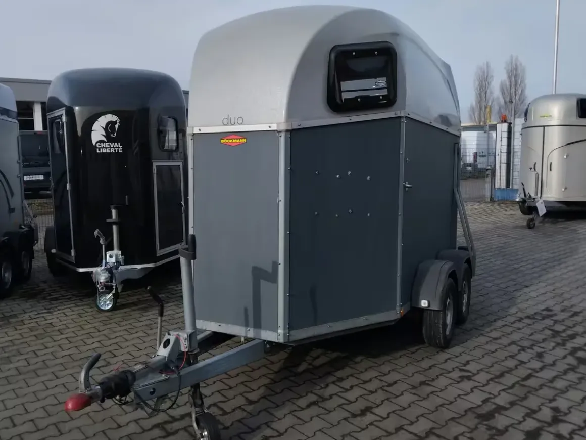 Gebrauchter Böckmann Pferdeanhänger DUO Esprit – 2.000 kg – CFF Fahrwerk – EZ 04/2014 – 100 km/h