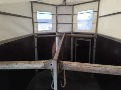 Gebrauchter Pferdeanhänger 2000 kg – Bastlerfahrzeug