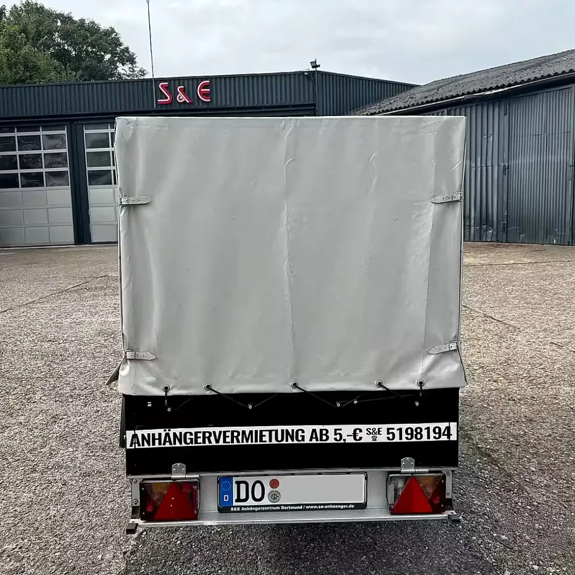 Gebrauchter TPV EU2 Black Edition Planenanhänger 750 kg, 1,15 m Ladehöhe