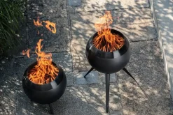 Höfats Moon 45 All Black  Feuerschale mit hohem Fuß