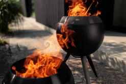 Höfats Moon 45 All Black  Feuerschale mit hohem Fuß