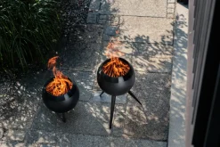 Höfats Moon 45 All Black  Feuerschale mit niedrigem Fuß