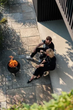 Höfats Moon 45 All Black Feuerschale mit niedrigem Fuß