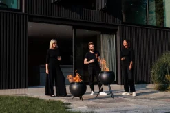 Höfats Moon 45 All Black Feuerschale mit niedrigem Fuß