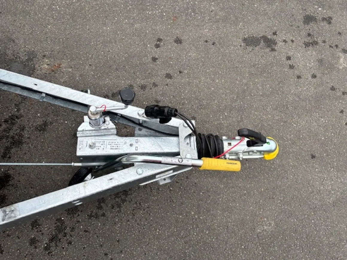 Humbaur HA132513FS Planenanhänger 1300 mm Ladehöhe 1300 kg gebremst Alu