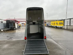 Humbaur Pferdeanhänger Single Alu 1600 kg mit Sattelkammer