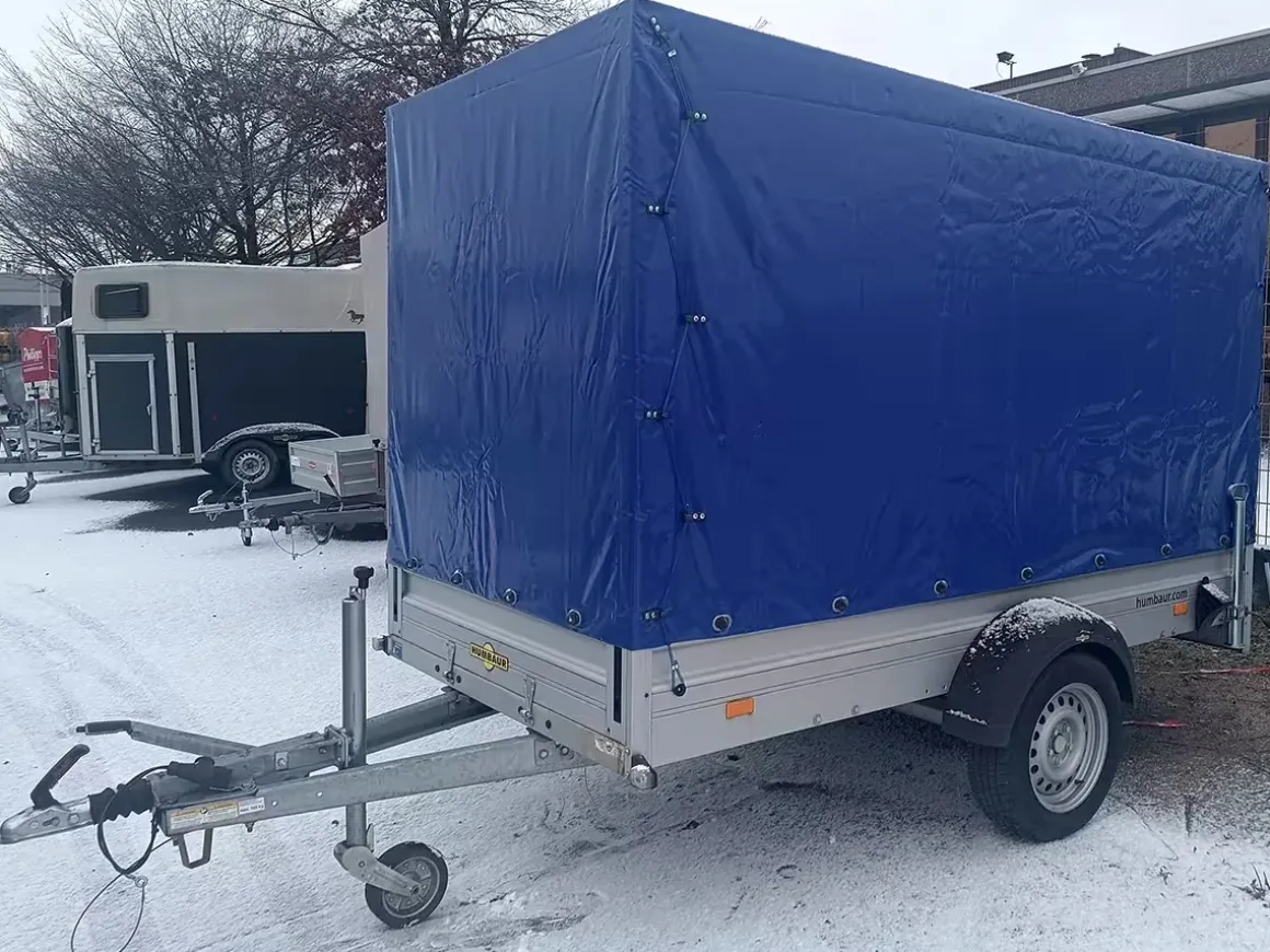 Humbaur PKW Anhänger HA133015 mit Plane – 1300 kg, gebraucht