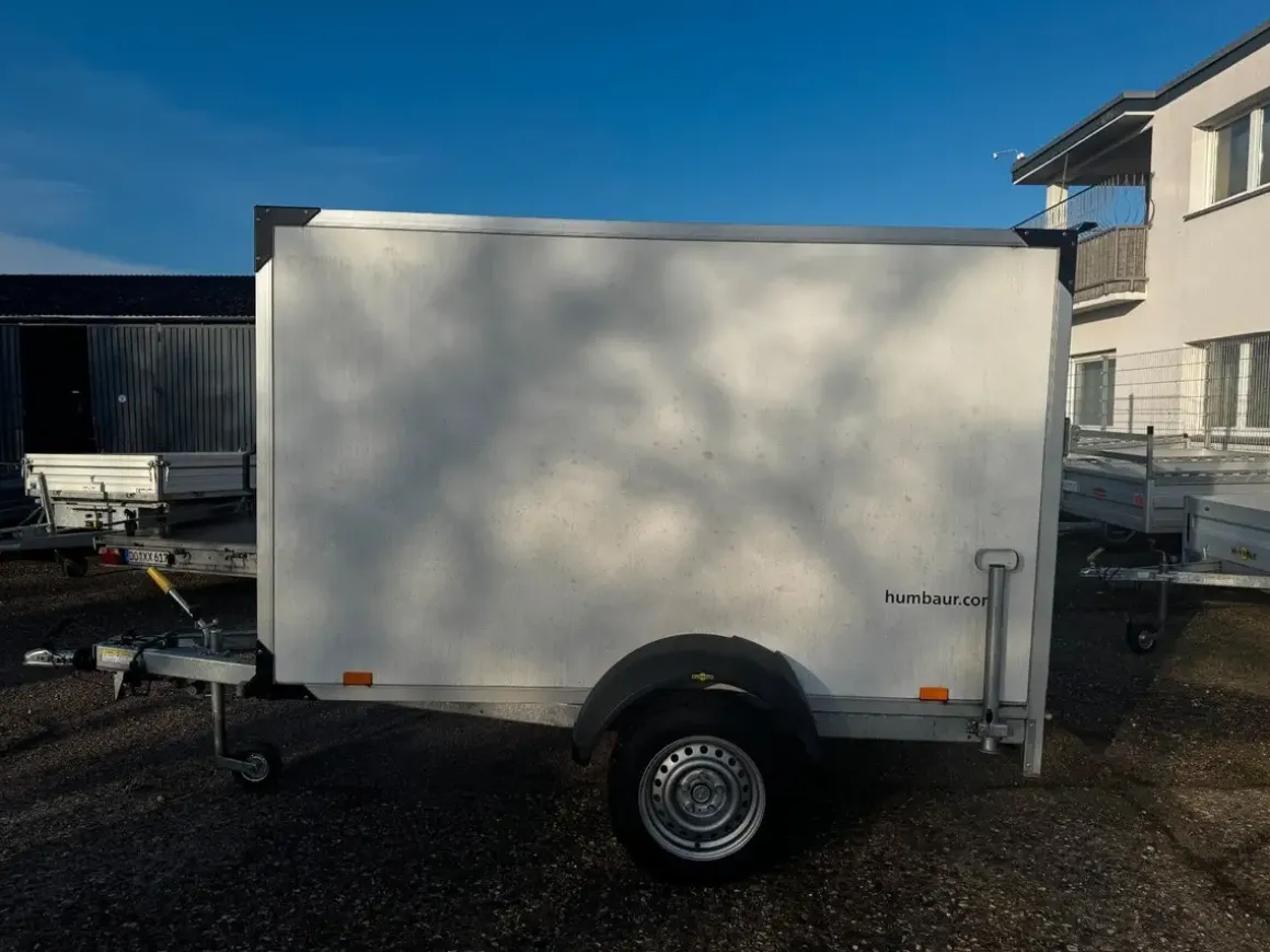 Humbaur PKW Kofferanhänger HK132513-15P mit Überfahrwand