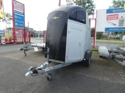 Humbaur Xanthos Pferdeanhänger mit Sattelkammer 2.400 kg gebraucht