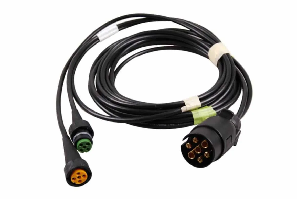 Kabelsatz mit Stecker und Steckverbinder - 5 Meter