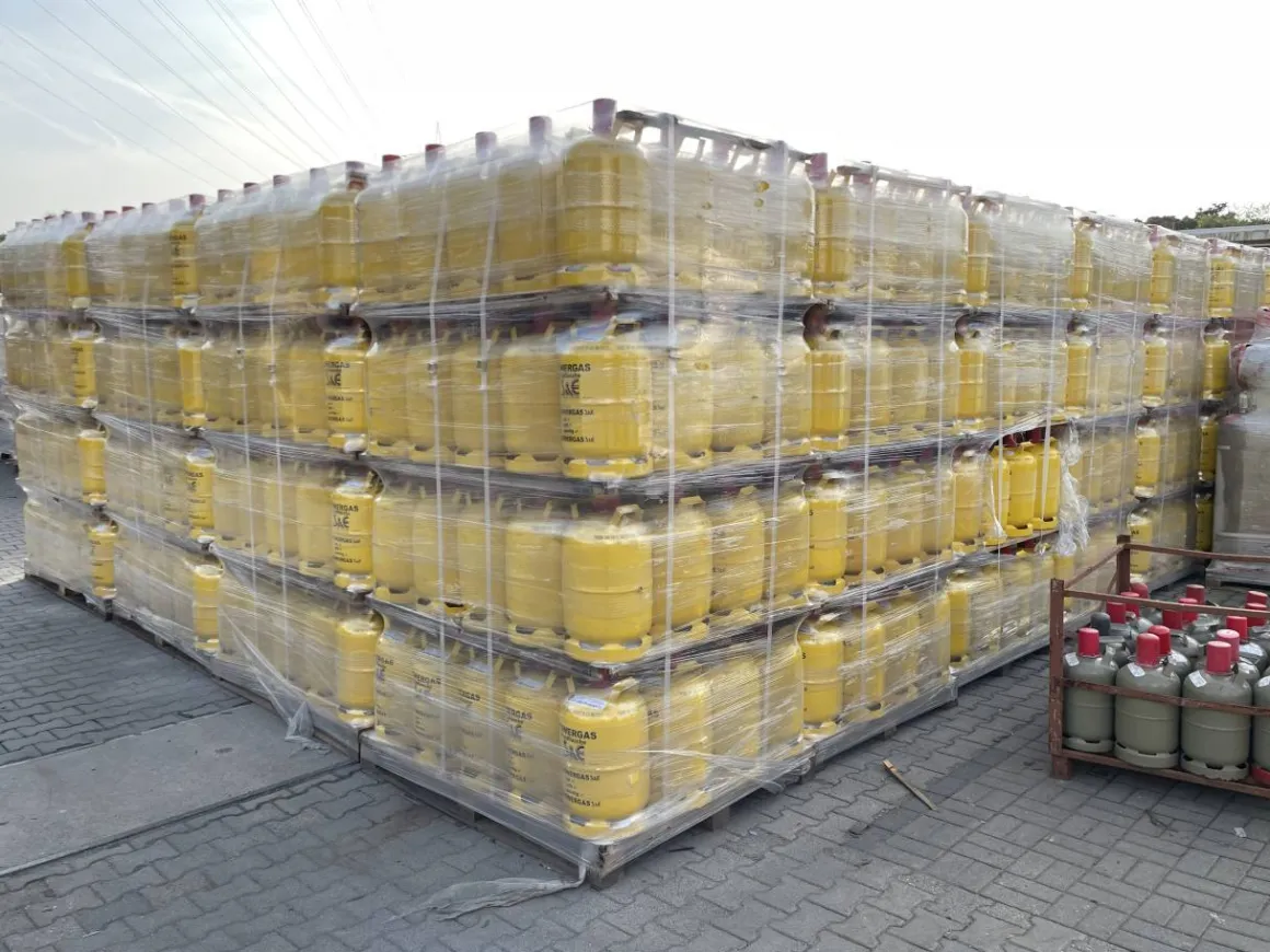 2 kg CO2-Flasche gefüllt