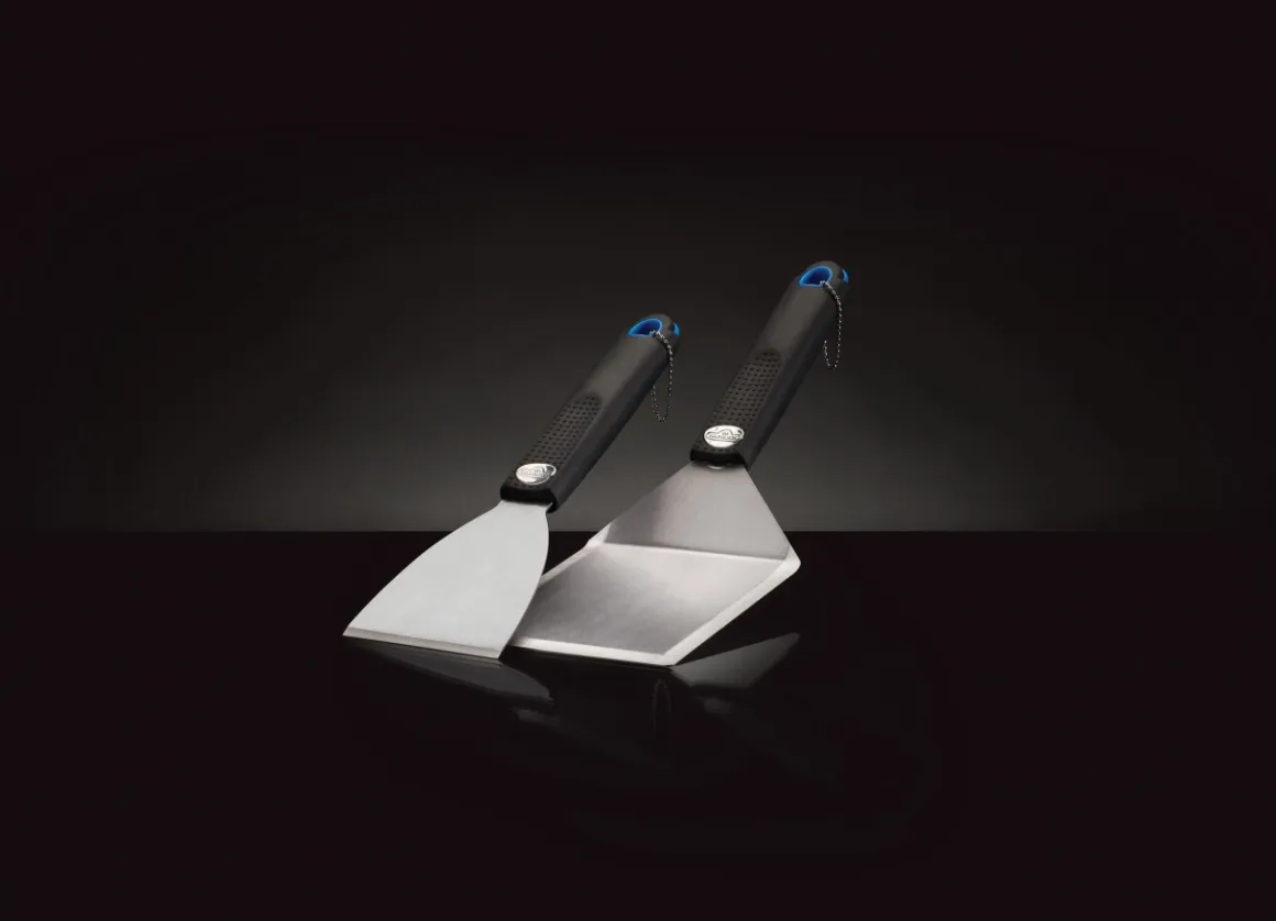 Napoleon Rogue Pro 425 Charcoal inkl. Fullsize Plancha und Tool-Set