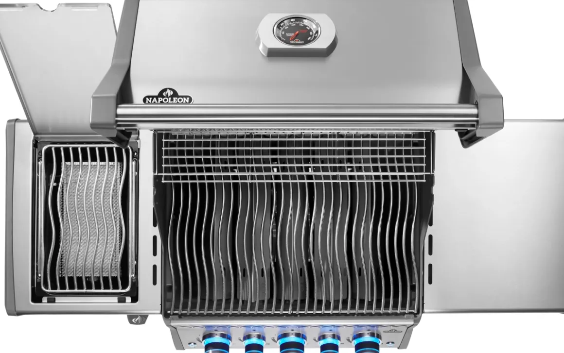 Napoleon Rogue PRO-S 425 mit Edelstahlrosten mit Backburner und Sizzle Zone