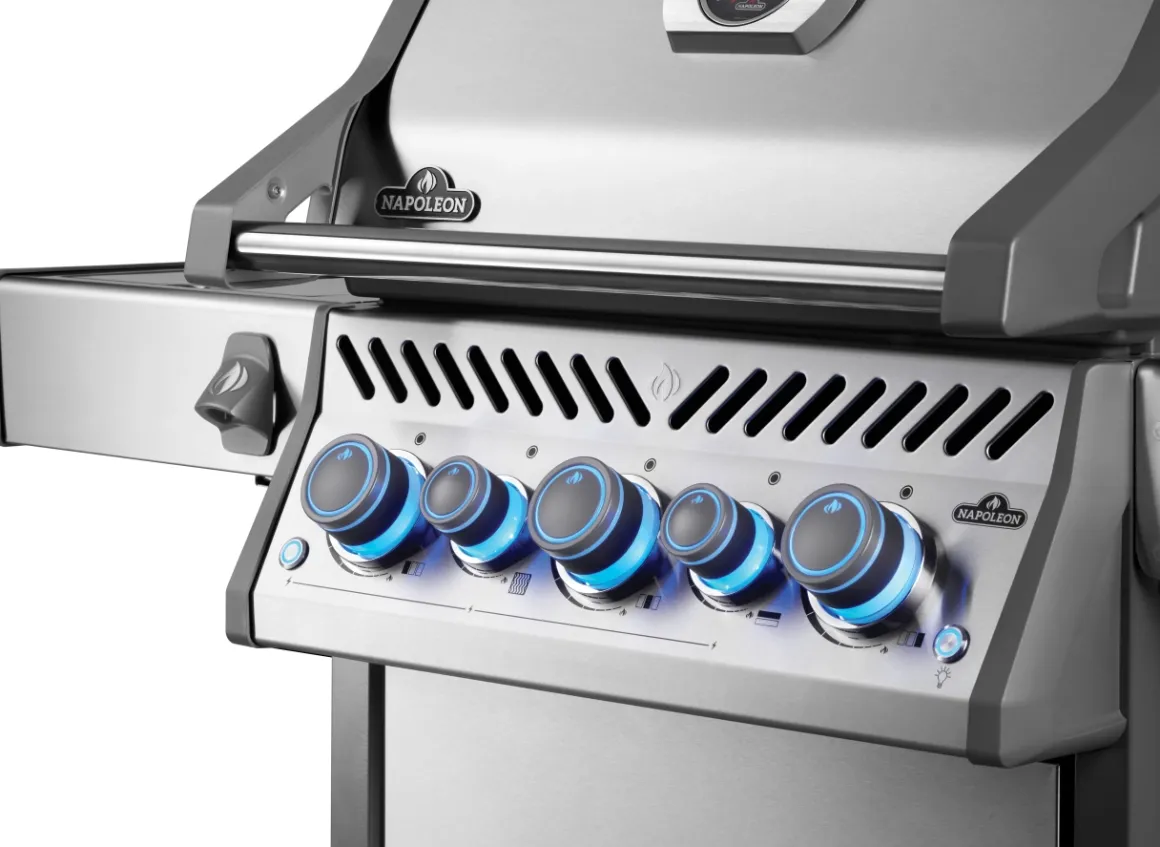 Napoleon Rogue PRO-S 425 mit Edelstahlrosten mit Backburner und Sizzle Zone