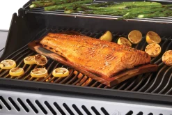 Napoleon Rogue PRO-S 625  mit Infrarot-Seiten (Sizzle Zone)- und Heckbrenner