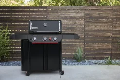 Weber Genesis E-330 WR Stealth Edition inklusive Drehspieß