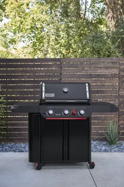 Weber Genesis E-330 WR Stealth Edition inklusive Drehspieß