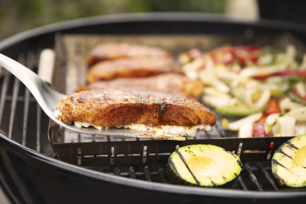 Weber Master Touch E-6755 Holzkohlegrill