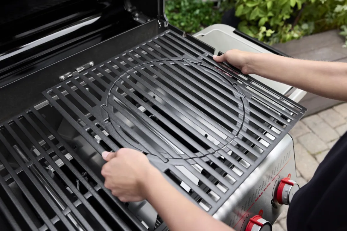 Weber Spirit E-425 GBS Gasgrill mit 2 Sear Zones
