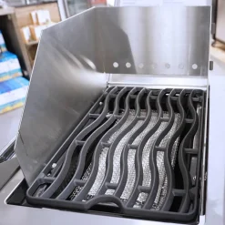 Windschutz für Napoleon und Broil King 800 Grad  Seitenkocher | Sizzle Zone (groß) mit Spießauflage