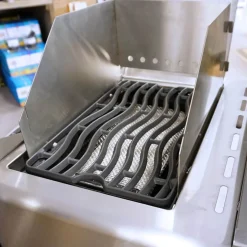 Windschutz für Napoleon und Broil King 800 Grad  Seitenkocher | Sizzle Zone (groß) mit Spießauflage